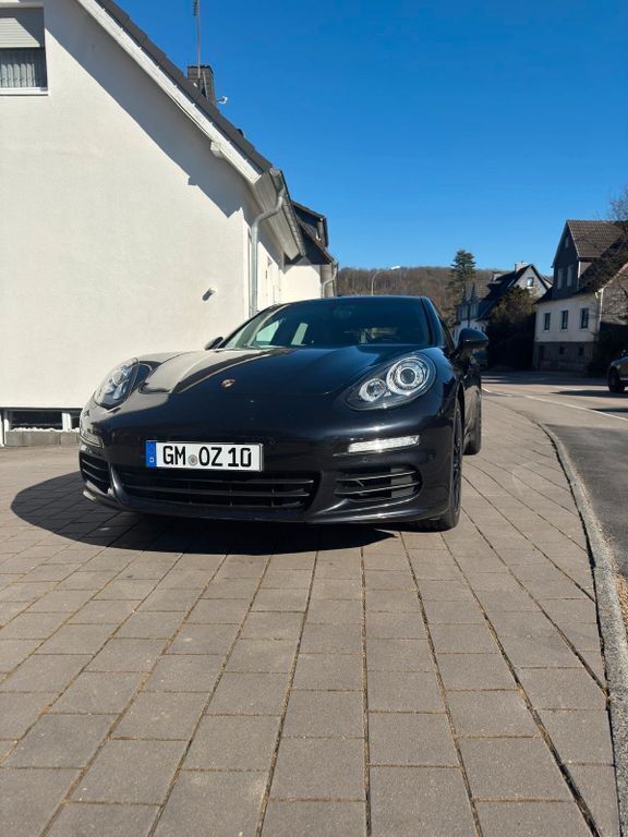 Schwarz Gebraucht 2014 Porsche Panamera Limousine | 32.900 € (Fairer Preis) - Bild 1/4