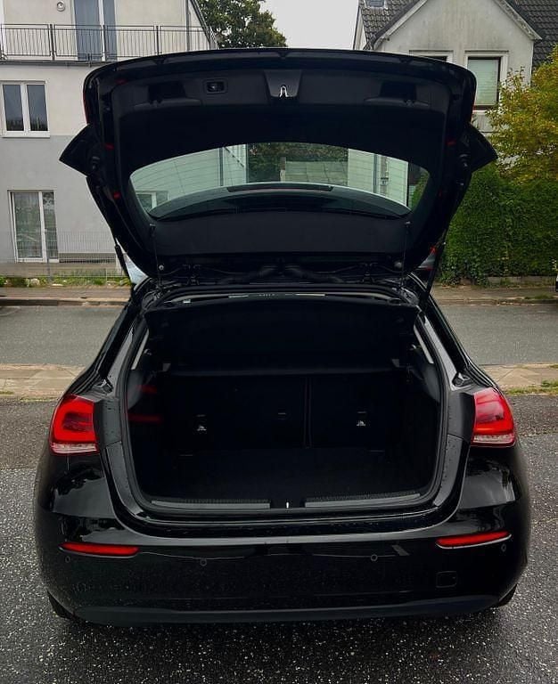 Gebraucht Mercedes A200 163 PS (119 kW) 2019 Schwarz Limousine