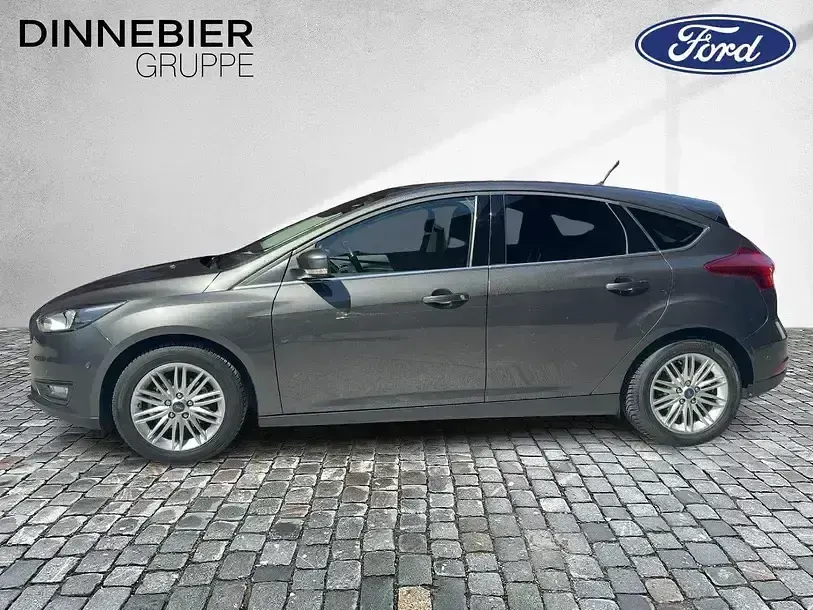 Usado Ford Focus Cool & Connect 125 CV (91 kW) 2018 Gris Berlina