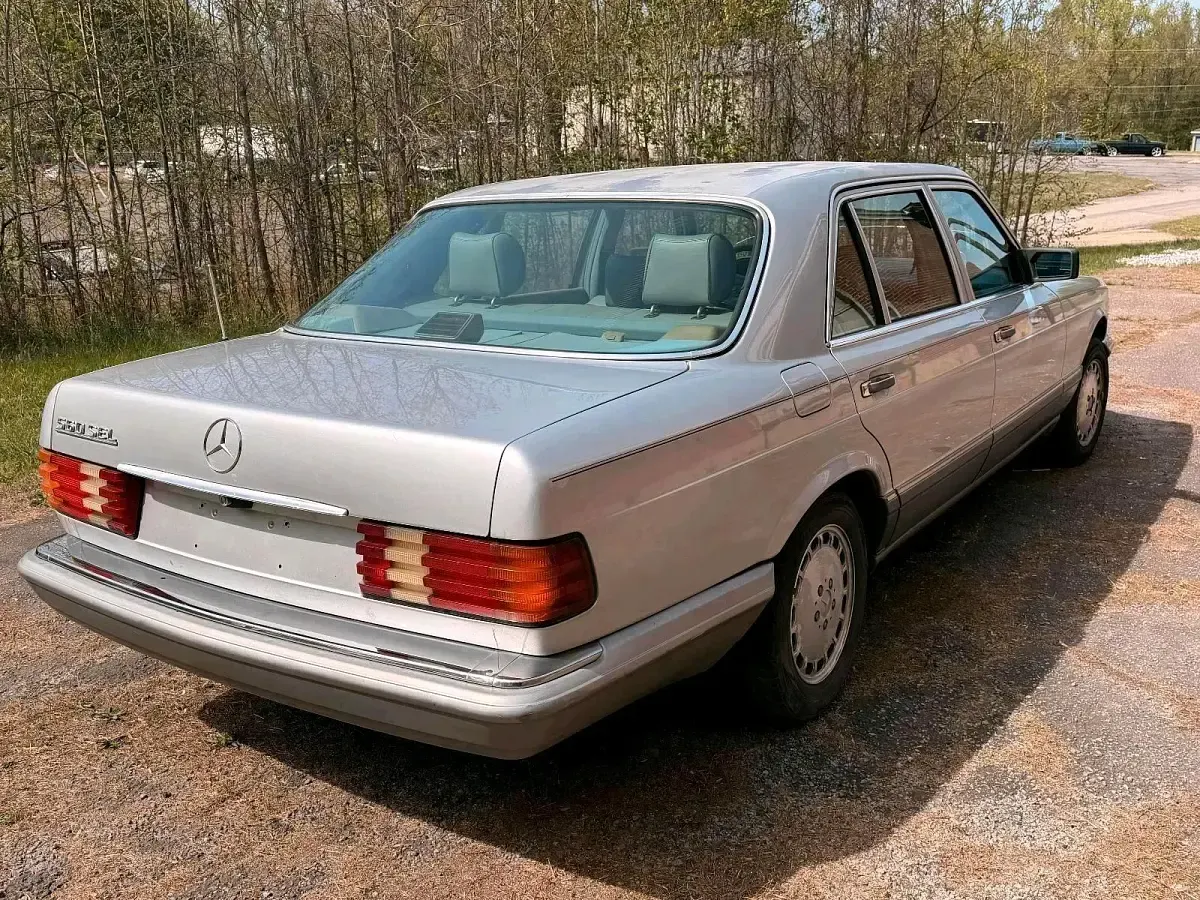 Gebraucht Mercedes S560 279 PS (205 kW) 1991 Silber Limousine