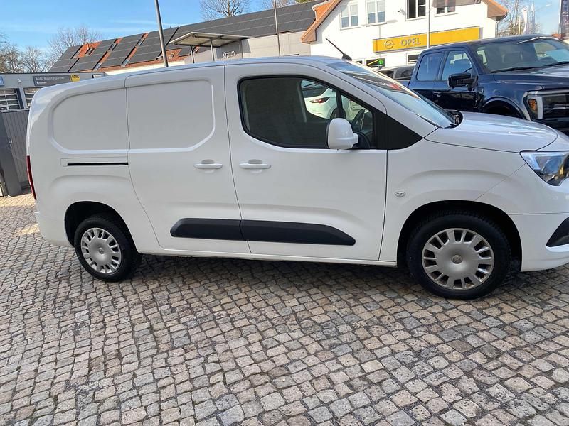 Gebraucht Opel Combo Edition 130 PS (95 kW) 2020 Weiß Van / Kleinbus