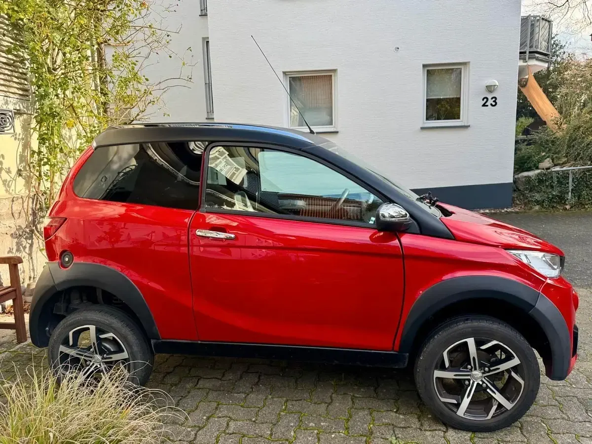 Używany Aixam Microcar Premium 2023 Czerwony Hatchback