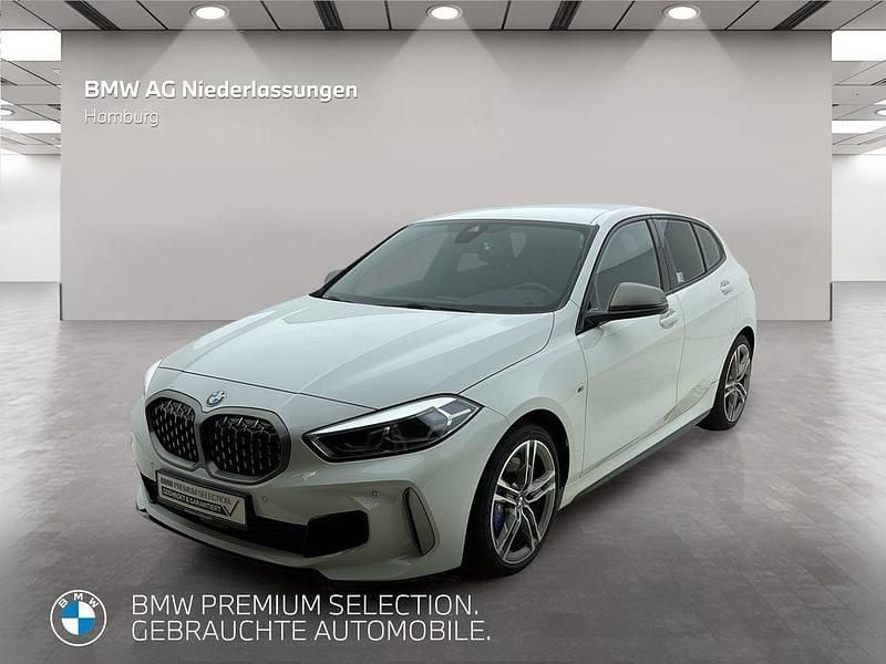 Weiß Gebraucht 2023 BMW M135 Performance Kleinwagen | 36.509 € (Fairer Preis) - Bild 1/4
