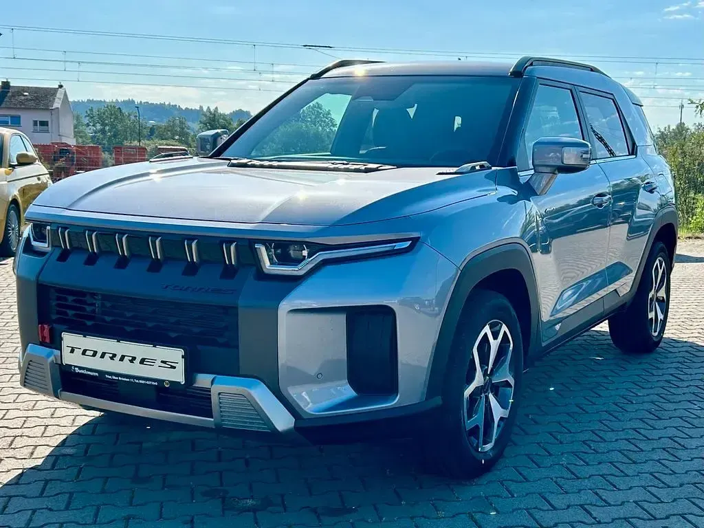 Neu KGM Torres 163 PS (119 kW) 2026 Silber SUV