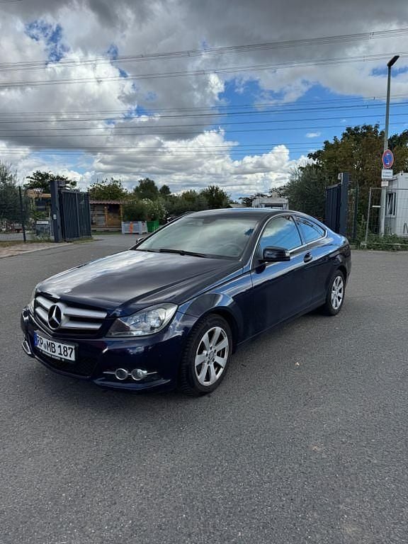 Blau Gebraucht 2012 Mercedes C180 Coupé | 9.000 € (Fairer Preis) - Bild 1/4