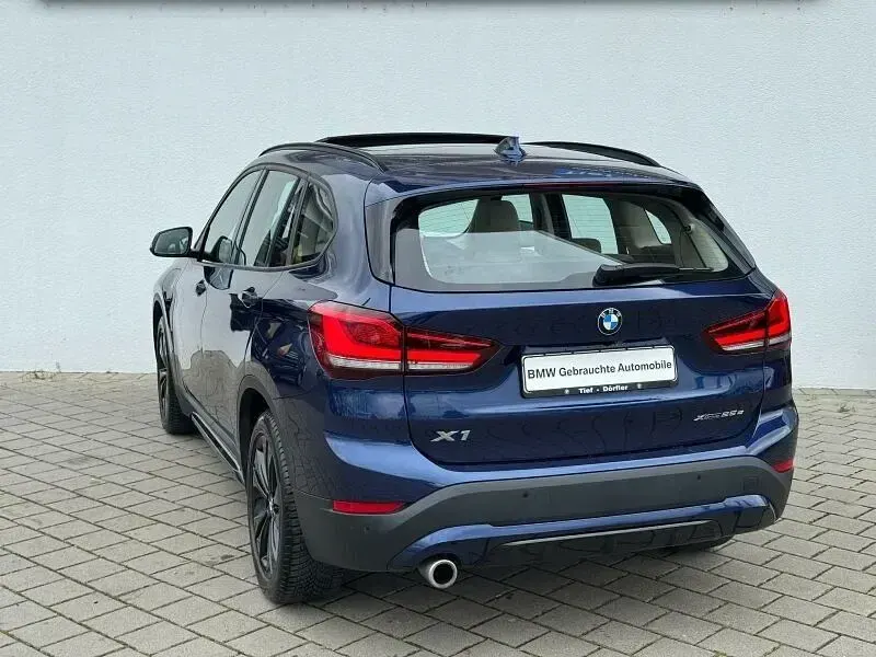 Gebraucht BMW X1 Sport Line 220 PS (161 kW) 2020 Blau SUV