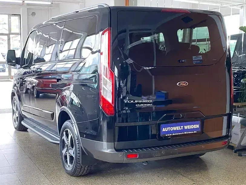 Gebraucht Ford Tourneo Active 185 PS (136 kW) 2022 Schwarz Kombi