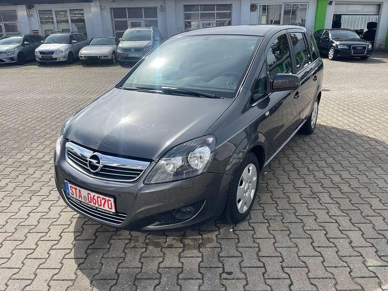 Grau Gebraucht 2011 Opel Zafira Design Edition Van / Kleinbus | 2.790 € (Superpreis) - Bild 1/4