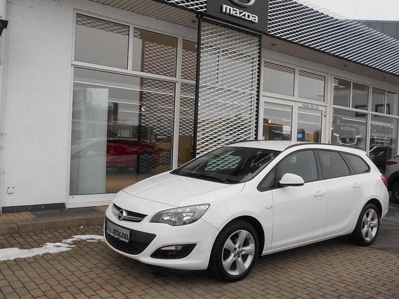 Gebraucht Opel Astra 120 PS (88 kW) 2016 Schneeweiss/summitwhite/arctic Kombi