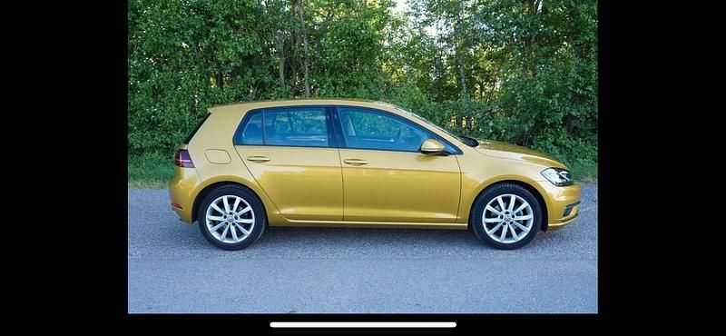 Gold Gebraucht 2018 VW Golf VII Highline Limousine | 17.990 € (Fairer Preis) - Bild 1/4