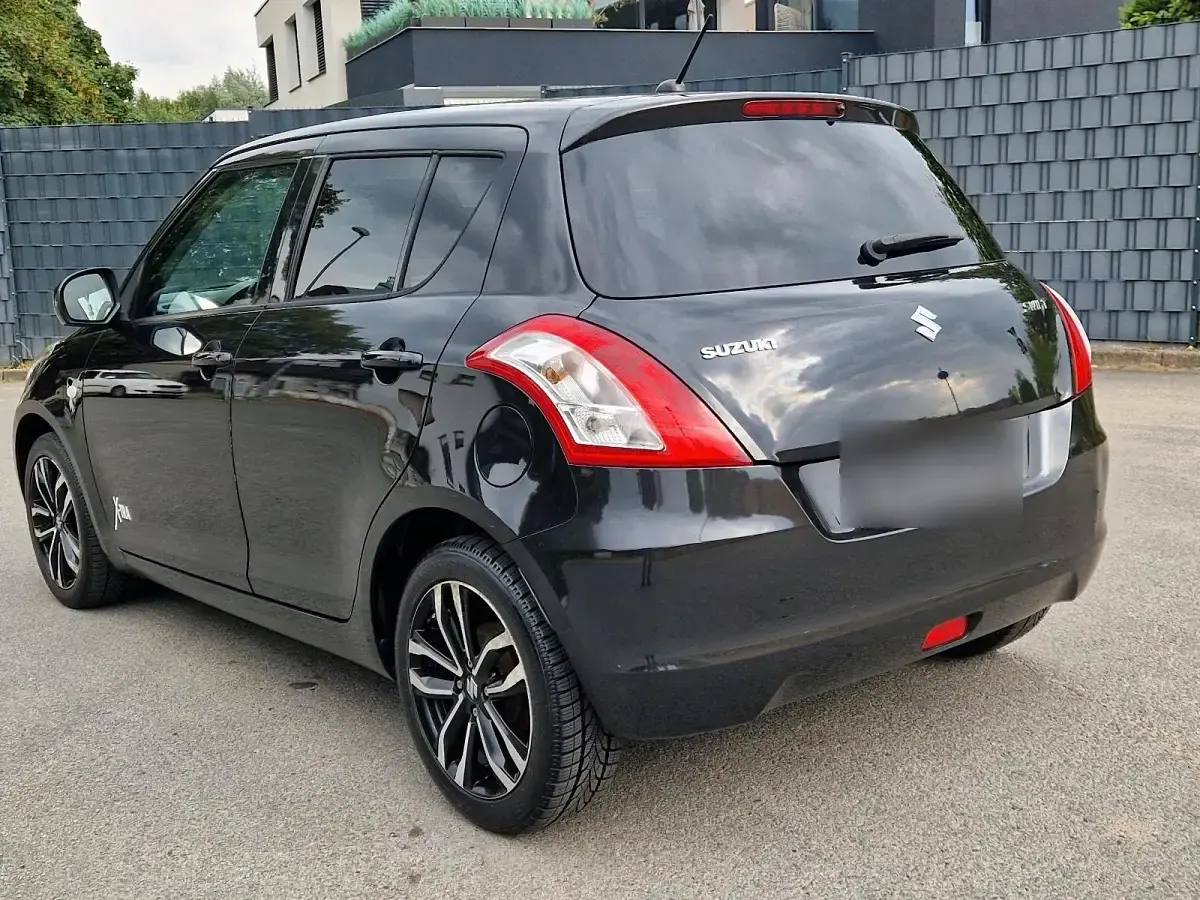 Gebraucht Suzuki Swift 94 PS (69 kW) 2016 Schwarz Kleinwagen