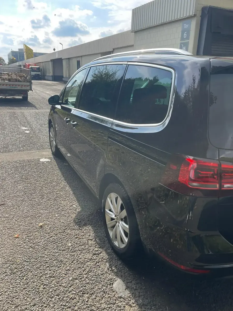 Gebraucht VW Sharan 150 PS (110 kW) 2015 Schwarz Van / Kleinbus