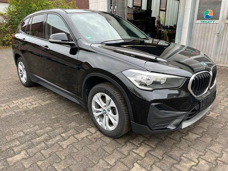 Schwarz Gebraucht 2020 BMW X1 Advantage SUV | 15.480 € (Fairer Preis) - Bild 1/4
