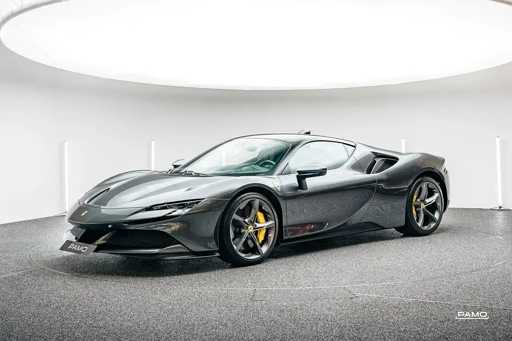 Gebraucht Ferrari SF90 999 PS (734 kW) 2021 Grigio silverstone Coupé