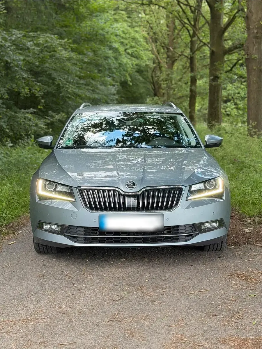 Gebraucht Skoda Superb Style 150 PS (110 kW) 2017 Silber Kombi