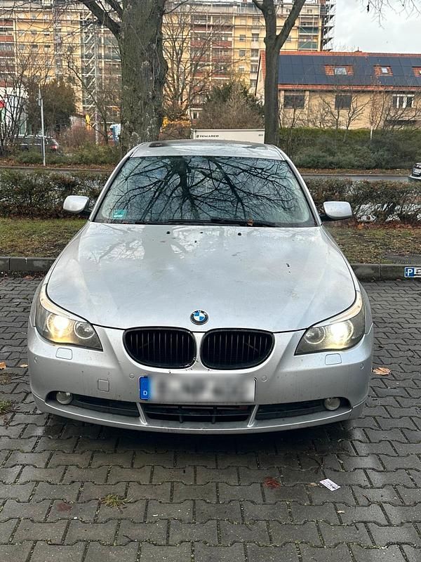Silber Gebraucht 2006 BMW 525 Limousine | 5.100 € (Fairer Preis) - Bild 1/4
