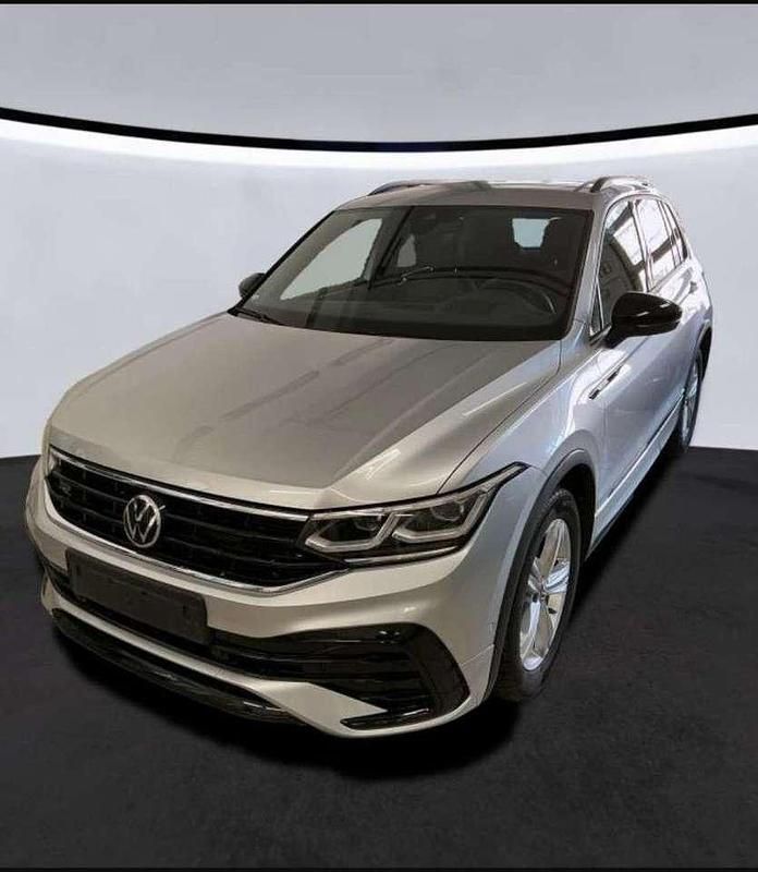 Grau Gebraucht 2020 VW Tiguan R-line SUV | 31.990 € (Guter Preis) - Bild 1/4