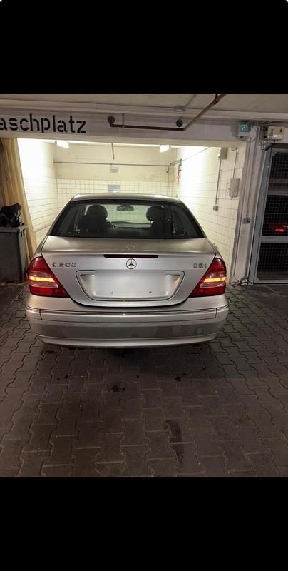 Gebraucht Mercedes C200 116 PS (85 kW) 2001 Silber Limousine