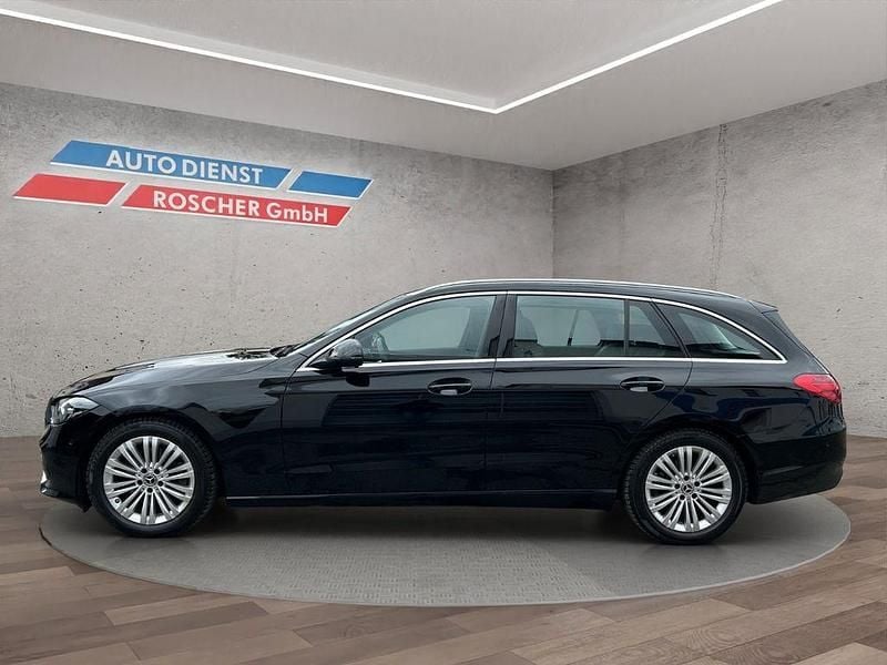 Gebraucht Mercedes C200 163 PS (119 kW) 2024 Schwarz Kombi