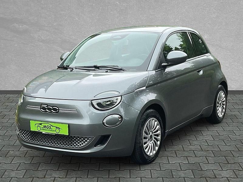 Colore esterno (mineral grau) Gebraucht 2023 Fiat 500e Action Kleinwagen | 13.990 € (Guter Preis) - Bild 1/4
