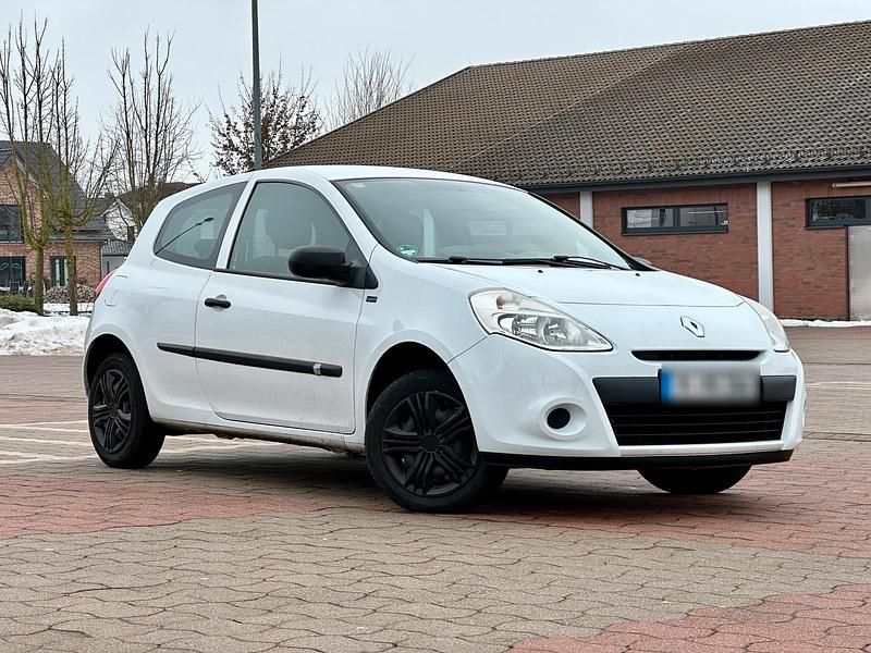 Weiß Gebraucht 2011 Renault Clio II Kleinwagen | 3.700 € (Fairer Preis) - Bild 1/4