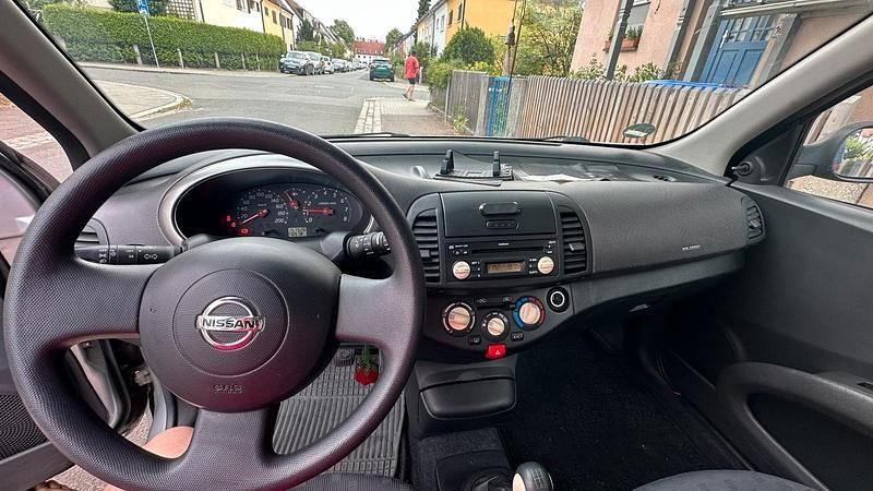 Silber Gebraucht 2004 Nissan Micra Kleinwagen | 2.499 € (Teuer) - Bild 1/4