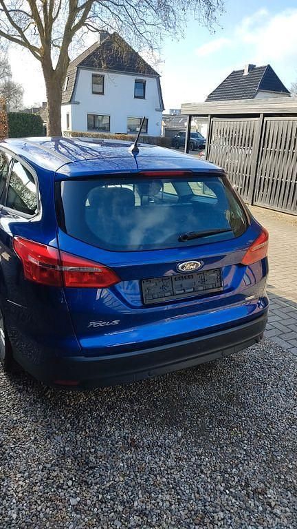 Usata Ford Focus 101 CV (74 kW) 2017 Blu Berlina