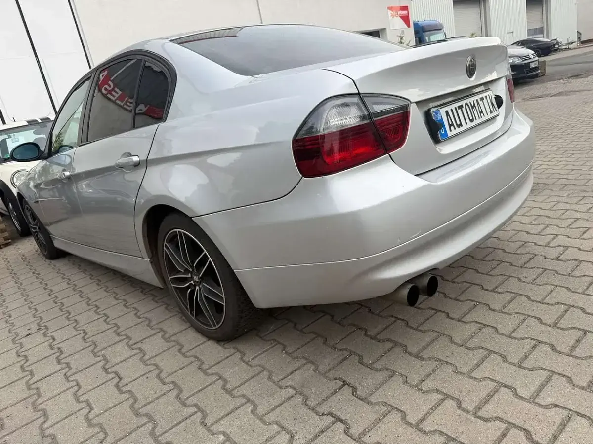 Gebraucht BMW 320 150 PS (110 kW) 2005 Silber Limousine