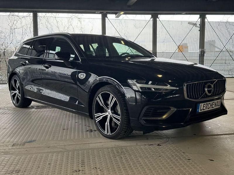Gebraucht Volvo V60 Plus 253 PS (186 kW) 2022 Schwarz Kombi