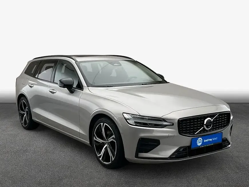 Gebraucht Volvo V60 Plus 197 PS (144 kW) 2023 Silver dawn metallic Kombi