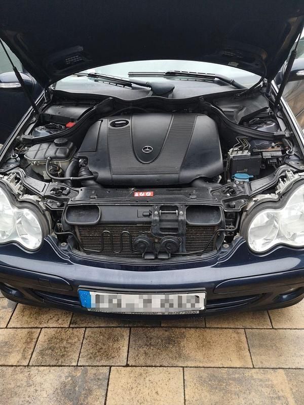 Gebraucht Mercedes C220 Classic 150 PS (110 kW) 2005 Blau Kombi