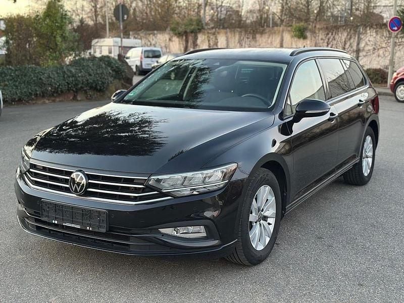 Gebraucht VW Passat 150 PS (110 kW) 2022 Schwarz Kombi
