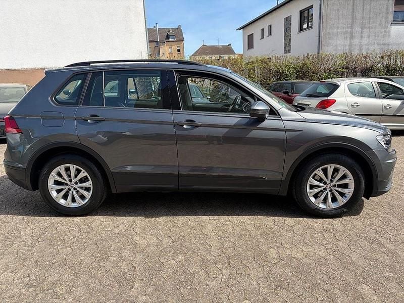 Gebraucht VW Tiguan 125 PS (91 kW) 2018 Grau SUV