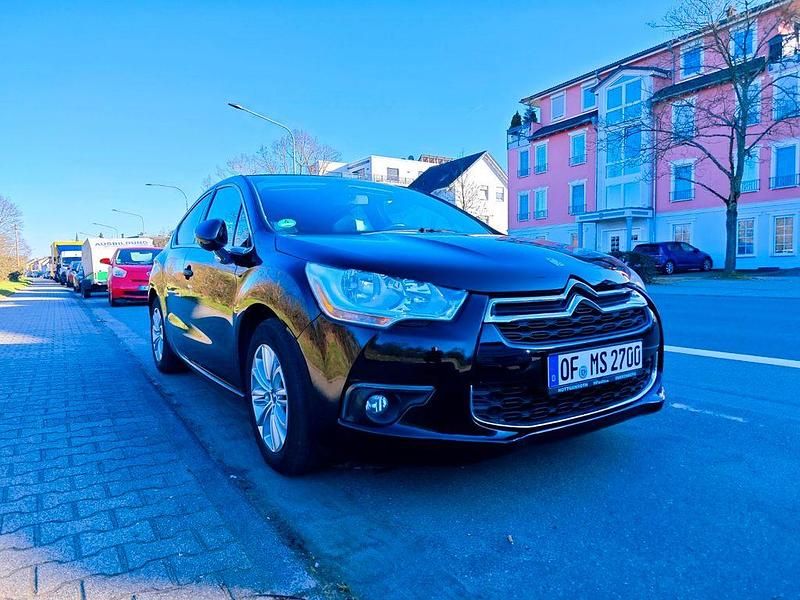 Gebraucht Citroën DS4 Chic 120 PS (88 kW) 2013 Schwarz Kleinwagen