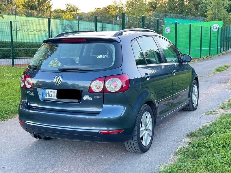 Gebraucht VW Golf Plus Cross Highline 122 PS (89 kW) 2009 Grün Van / Kleinbus