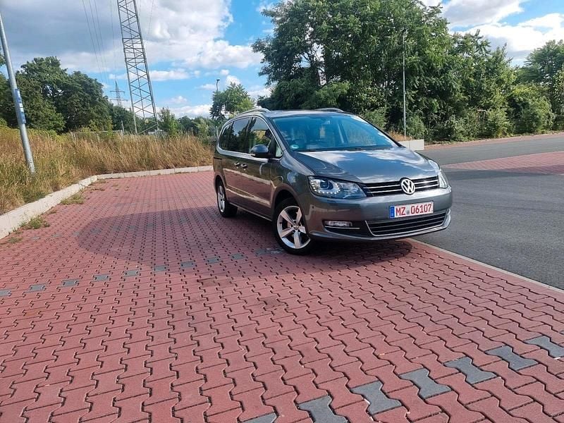 Gebraucht VW Sharan 140 PS (102 kW) 2014 Grau Van / Kleinbus