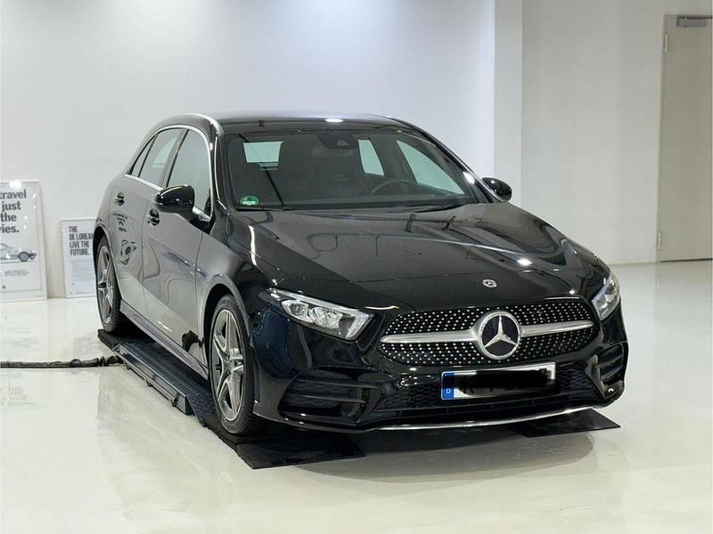 Schwarz Gebraucht 2022 Mercedes A180 AMG Limousine | 26.550 € (Guter Preis) - Bild 1/4