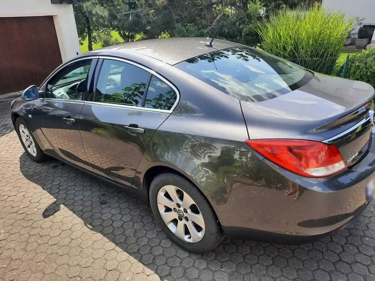 Gebraucht Opel Insignia 140 PS (102 kW) 2009 Grau Limousine