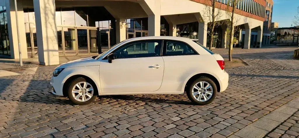 Gebraucht Audi A1 86 PS (63 kW) 2010 Weiß Kleinwagen