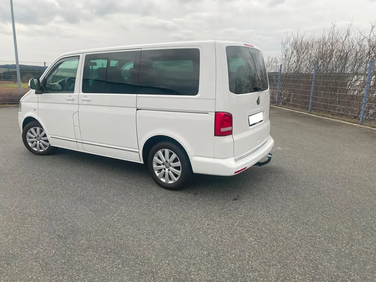 Gebraucht VW Multivan Highline 180 PS (132 kW) 2013 Weiß Van / Kleinbus