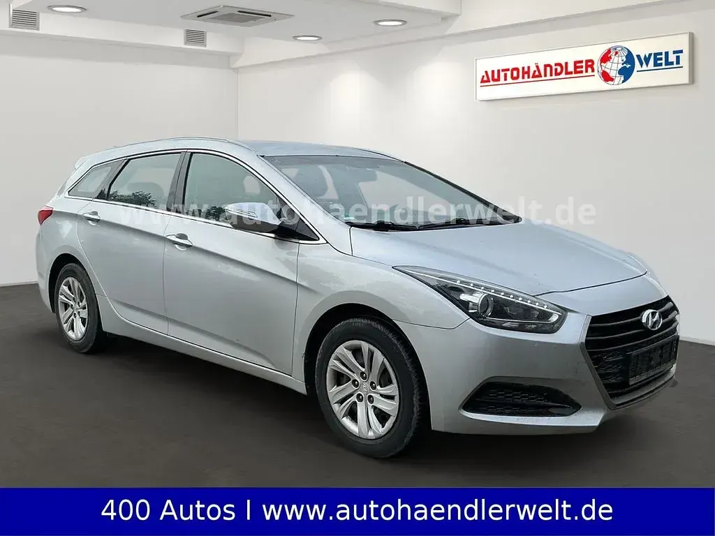Gebraucht Hyundai i40 Classic 116 PS (85 kW) 2015 Silber Kombi