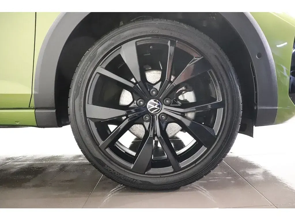 Gebraucht VW Taigo R-line 110 PS (80 kW) 2023 Visual green SUV