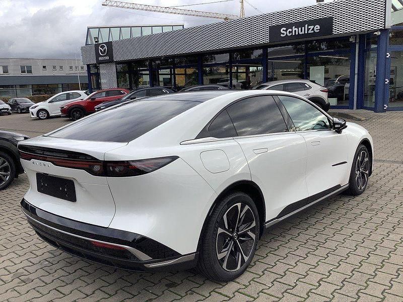 Neu Mazda 6e Takumi-Line 189 kW (258 PS) 2026 Weiß Limousine