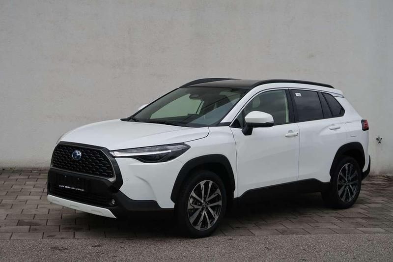 Schneeweiß Neu 2024 Toyota Corolla Cross Team SUV | 39.190 € (Etwas zu teuer) - Bild 1/4