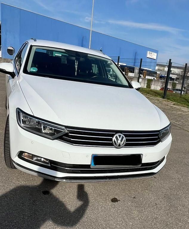 Gebraucht VW Passat Comfortline 150 PS (110 kW) 2016 Weiß Kombi
