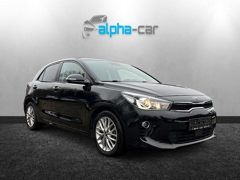 Schwarz Gebraucht 2017 Kia Rio DREAM-TEAM Edition Kleinwagen | 10.599 € (Fairer Preis) - Bild 1/4