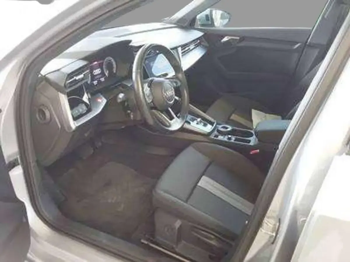 Gebraucht Audi A3 Sportback e-tron 204 PS (150 kW) 2024 Florettsilber metallic Kleinwagen