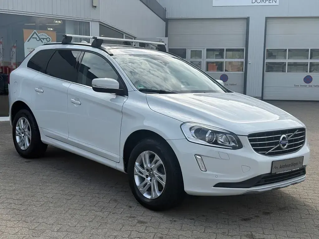 Gebraucht Volvo XC60 Momentum 150 PS (110 kW) 2016 Weiß SUV