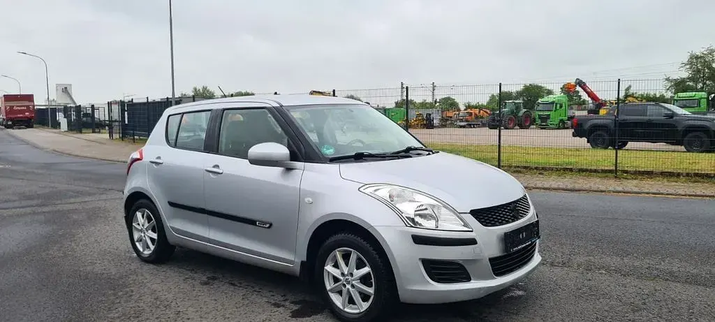 Usata Suzuki Swift Club 94 CV (69 kW) 2013 Argento Utilitaria
