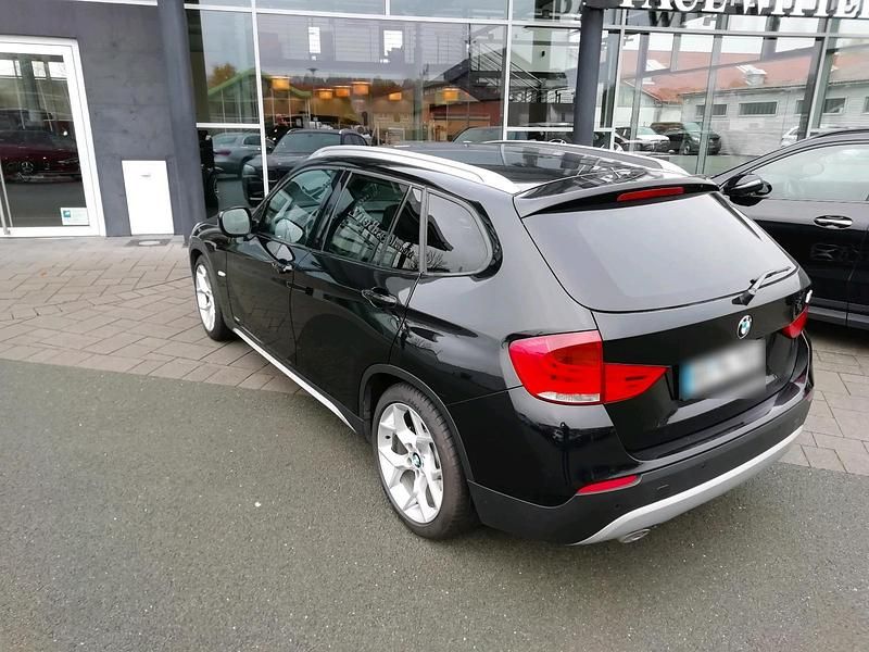 Gebraucht BMW X1 143 PS (105 kW) 2011 Schwarz SUV